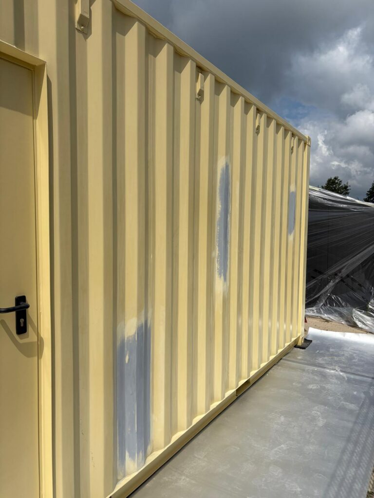 Container laten spuiten in Didam