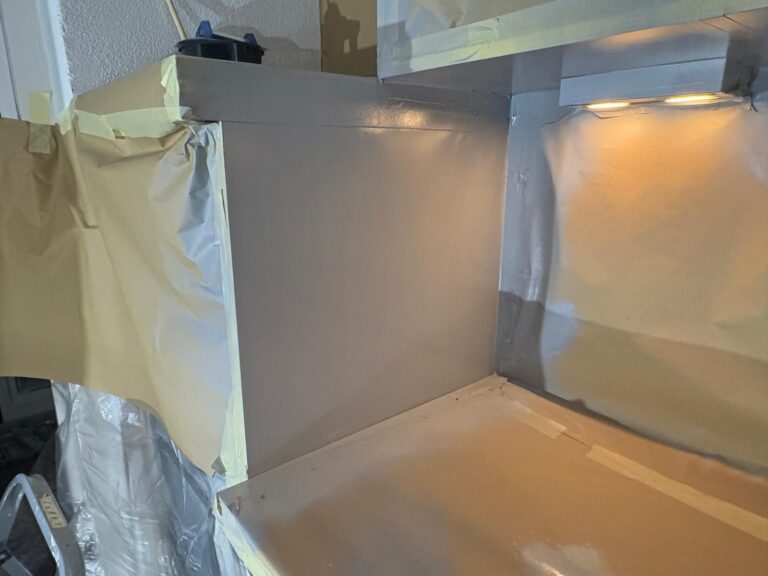 Keuken spuiten en aanrechtblad wrappen voor klant