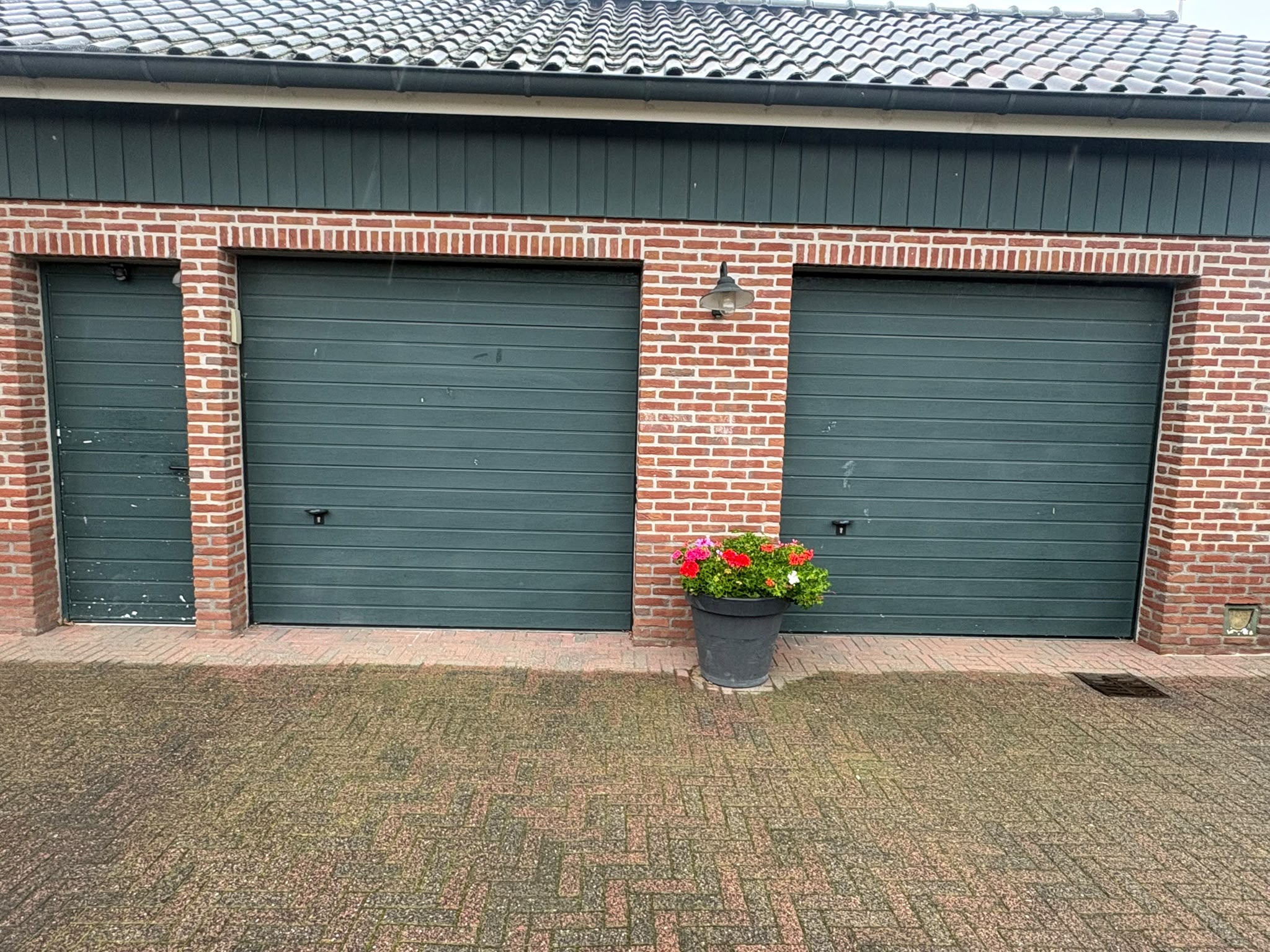 garagedeur-laten-spuiten-voor garagedeur-laten-spuiten-voor